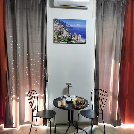 Mary House Con Vasca Idromassaggio Al Centro Di Pensjonat Salerno